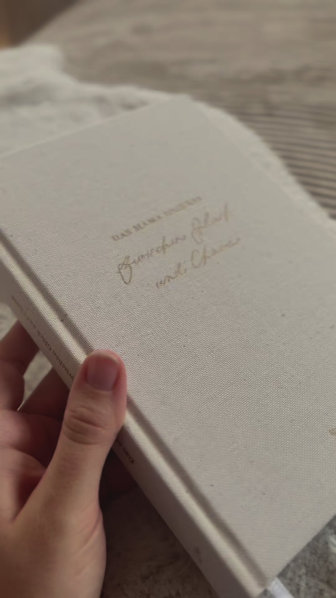 Video laden: Das Mama Journal &quot;Zwischen Glück und Chaos&quot;